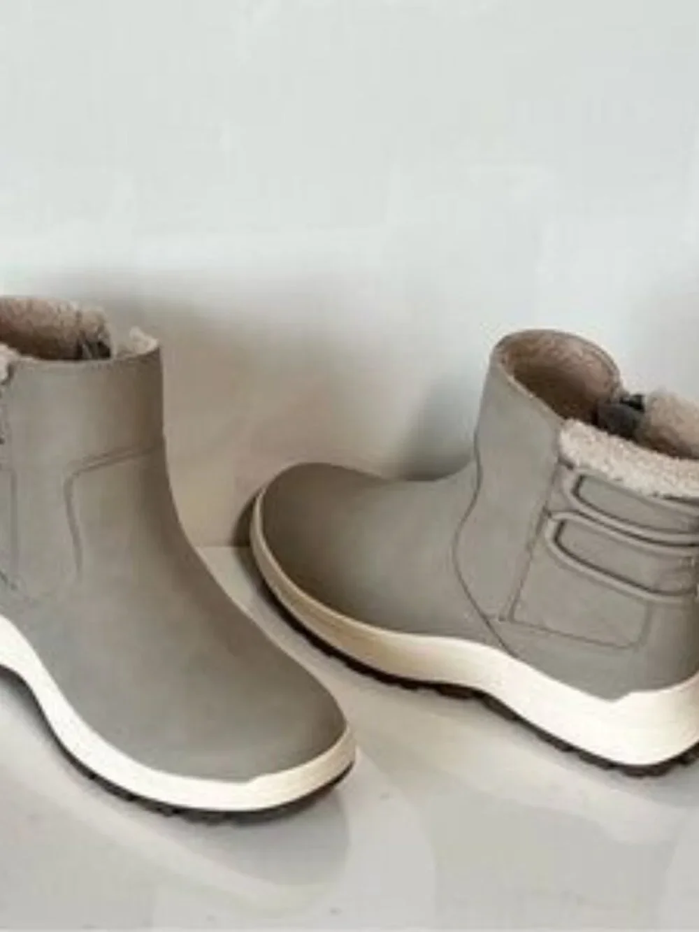 Khombu Sarah Water Repellent Ankle Boots